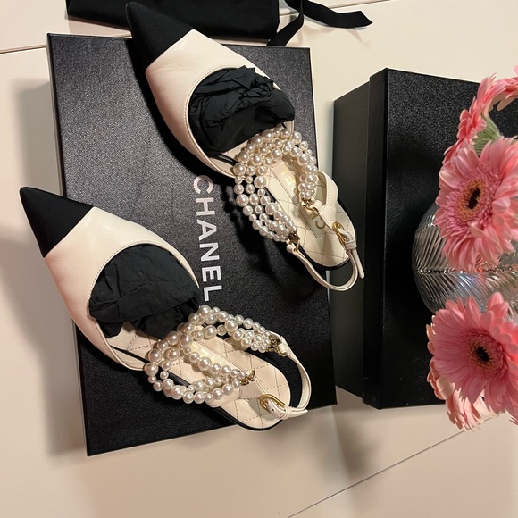 🌸RARE🌸 AUTHENTIC CHANEL PEARL SLINGBACK SIZE 36C gently used condition!! - Picture 7 of 12